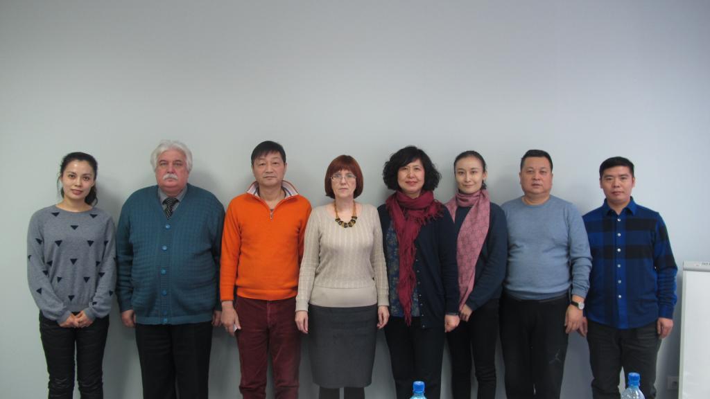 参加工作会谈的阿穆尔大学、黑河学院美术与设计学院、南京师范大学的领导及教师